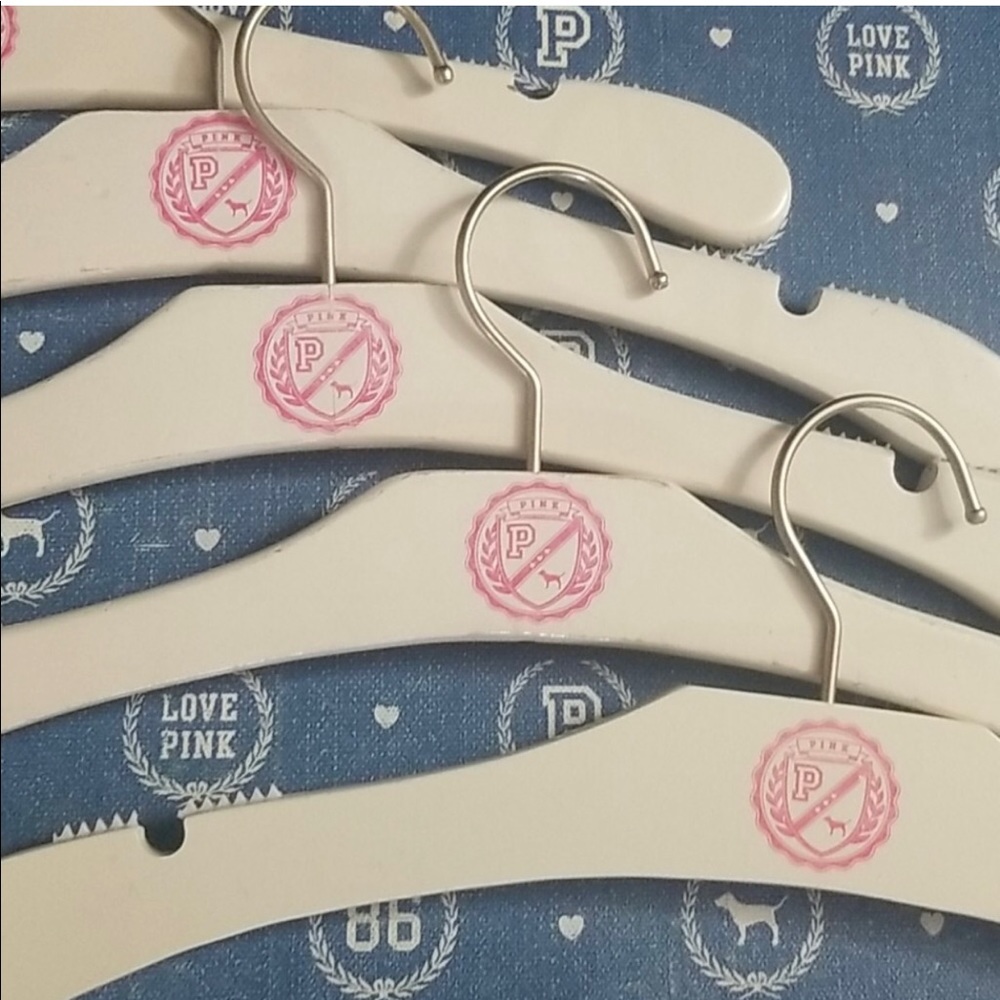 HTF Pink Victoria secret❤️ 5 display hangers🔴